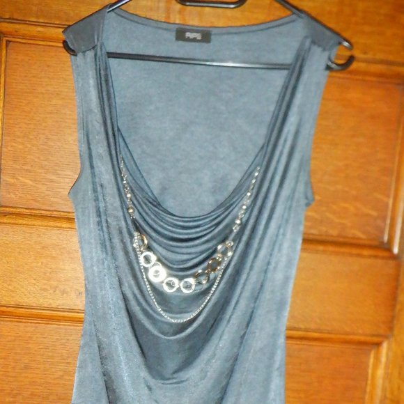 Amazing ~~~ RIPE ~~~TOP with Attached NECKLACE ~ XL - Picture 1 of 4